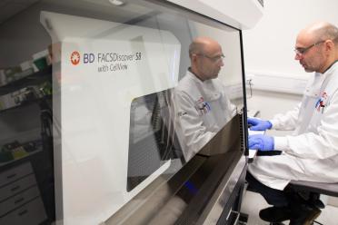 Dr Andrew Goldson, Platform Manager, using the BD FACSDiscover imaging cell sorter in single-cell labs at the Earlham Institute